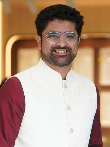Mr. Yogeshwar Dhananjay Dande